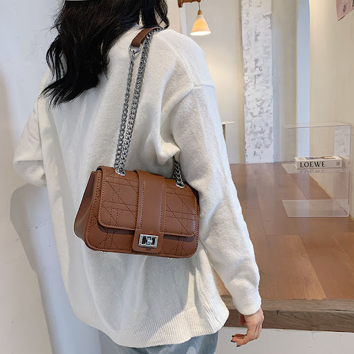 Title 4, Fashionable Small Fragrance Wild Messenger Bag ...