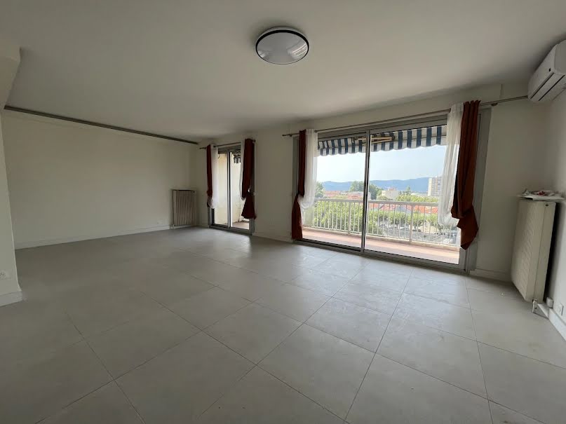 Vente appartement 4 pièces 102.9 m² à Montelimar (26200), 199 000 €