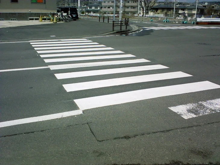 「横断歩道」のメインビジュアル