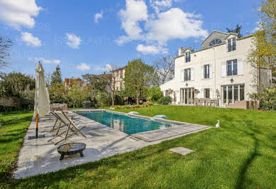 Maison avec piscine et terrasse 2