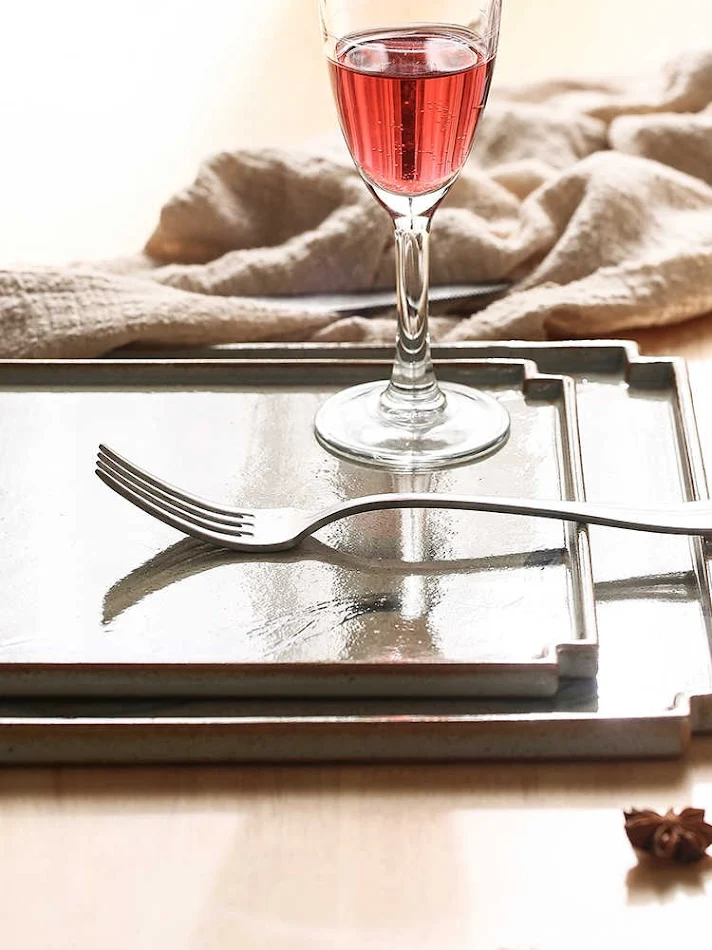 Creatieve keramische borden voor commerciële restaurants. Serveer met elegantie en duurzaamheid, perfect voor dagelijks gebruik en speciale gelegenheden.