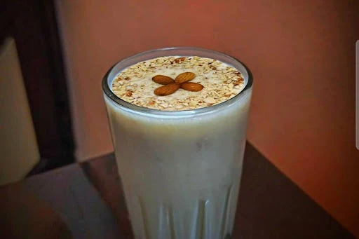 Badam Milkshake [Serves 1]