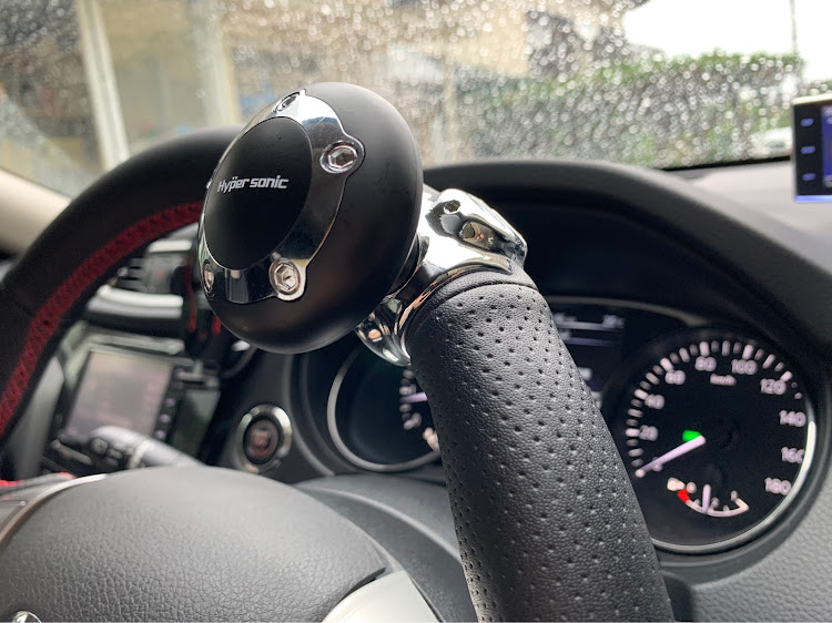 エクストレイルのハンドルスピンナー取り付けに関するカスタム事例の投稿画像1枚目