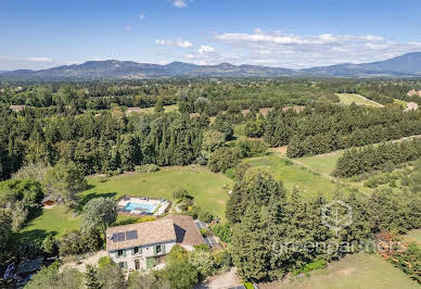 Maison avec piscine 1