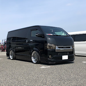 ハイエースバン TRH200V