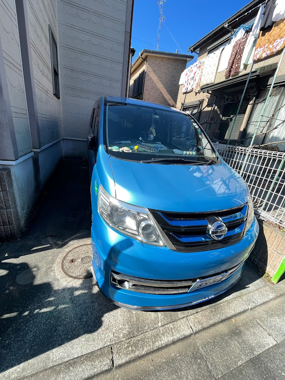 セレナの洗車した！・車高詐欺🤣・ステッカー追加！に関するカスタム事例の投稿画像1枚目