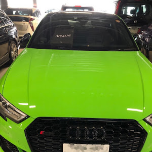 RS3 セダン