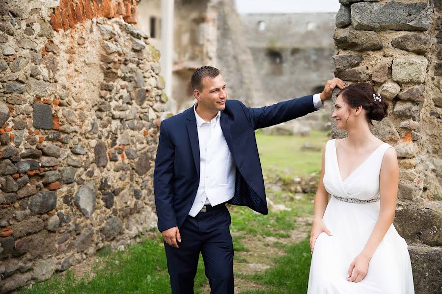 Fotografo di matrimoni Maria Svecova (mayaphotolevice). Foto del 8 aprile 2019