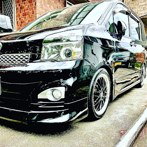ヴォクシー ZRR70W