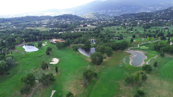 terrain à Châteauneuf-Grasse (06)