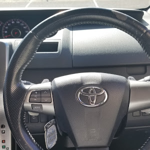 ヴォクシー ZRR70W
