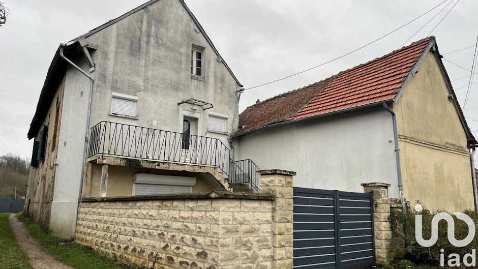 Vente maison 5 pièces 99 m² à Sérifontaine (60590), 160 000 €