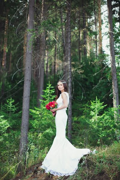 Wedding photographer Anastasiya Ovchinnikova (river). Photo of 11 March 2016