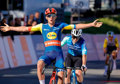 Vader Sven en trainer verrassen met minpunt en vaststelling over Thibau Nys: "Niet zoals Mathieu van der Poel"