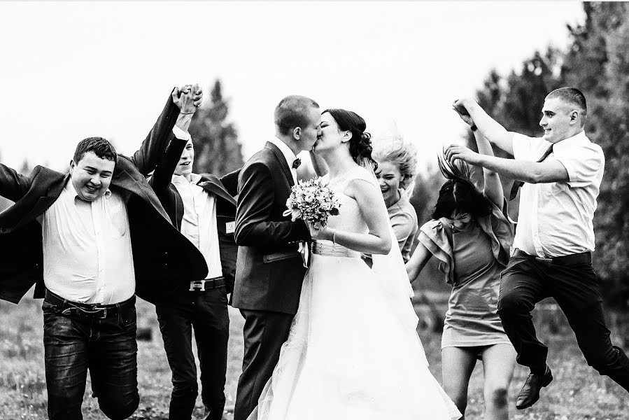 Fotógrafo de casamento Sergey Kalinin (sergeykalinin). Foto de 6 de outubro 2016