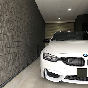 M4 クーペ F82