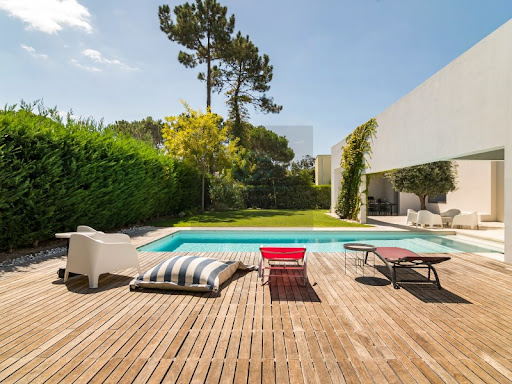 Maison avec piscine et jardin 1