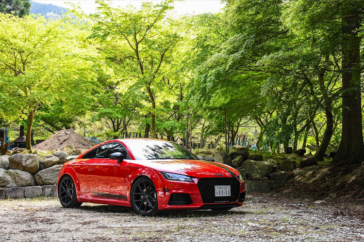 TT クーペのアウディ・TT赤色・アウディ TT・アウディスポーツ・ランボルギーニ乗りに関するカスタム事例の投稿画像2枚目