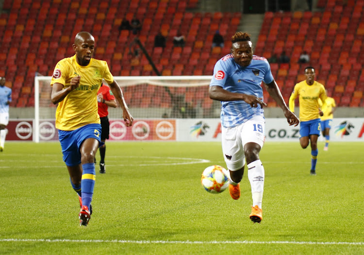 Chippa United will be hoping that striker Rhulani Manzini (blue shirt) has the scoring touch when they take on Orlando Pirates in Soweto on Saturday.