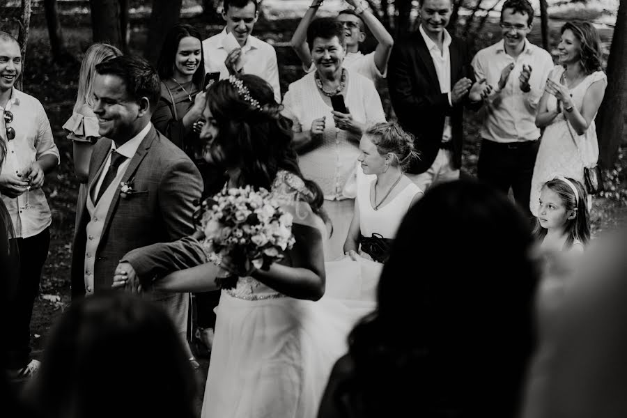 Fotógrafo de casamento Alisa Leshkova (photorose). Foto de 23 de fevereiro 2019