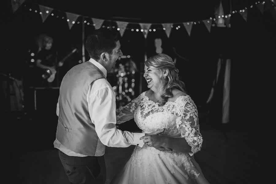 Wedding photographer Joshua Rhys (joshuarhys). Photo of 11 June 2019