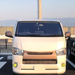 ハイエースバン TRH200V