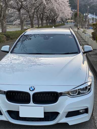 Bmw 3シリーズ ツーリングを華麗にカスタム By Bmb 03 24 桜とbmw F31 たまりませんね 家族で人混みから逃げての平日デイキャンプ この Cartune