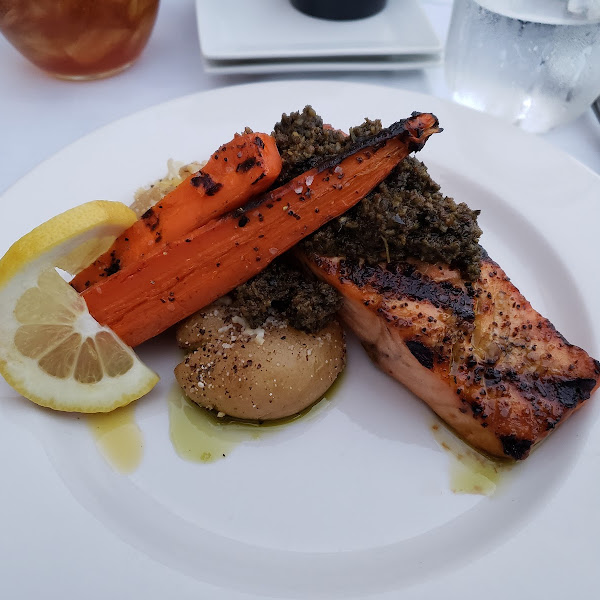 Salmon with pesto and parmesan potatoes