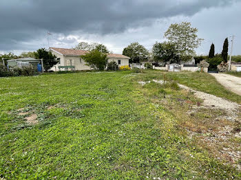 terrain à Saint-Seurin-sur-l'Isle (33)