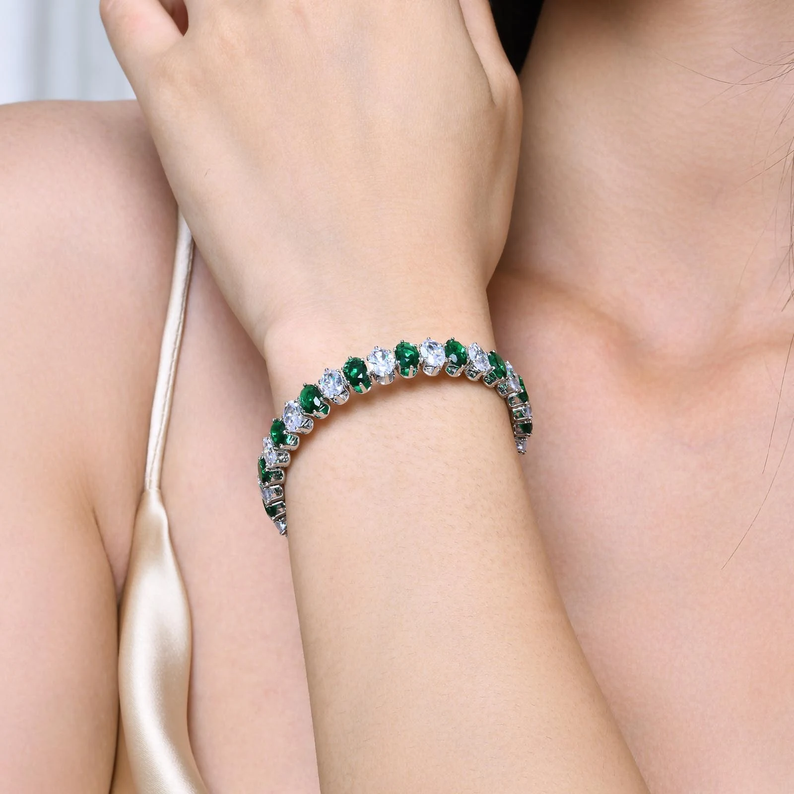 Title 15, Mode damesarmband met kleurrijke ovale zirkonia...