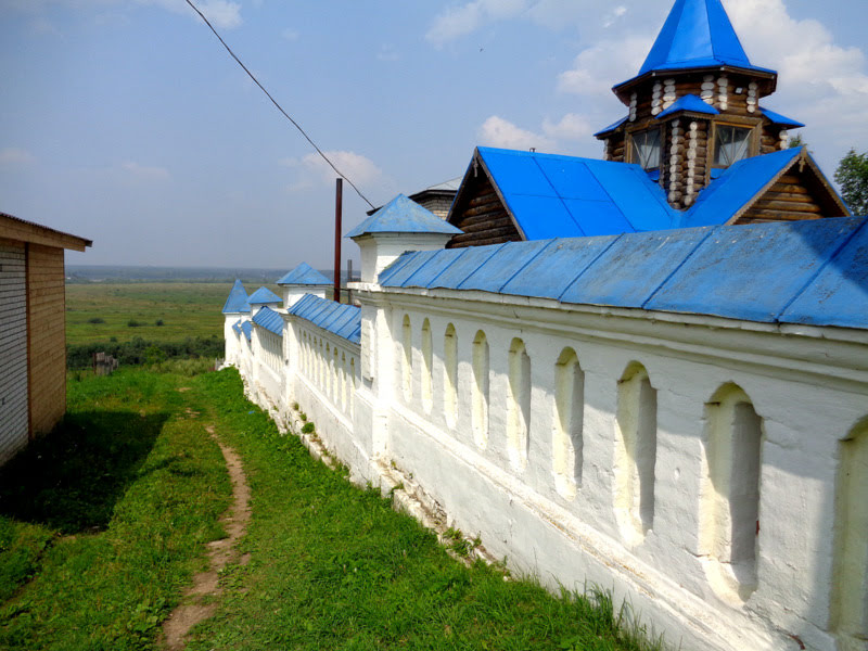 Большая Вятская экспедиция: Советск (Кукарская слобода) церковь, львов, церкви, крыше, музея, кладбище, XVIII, Советска, Советск, центре, особняк, особняка, часть, Чарушин, монастыря, пожарная, Здесь, зданий, города, вокруг