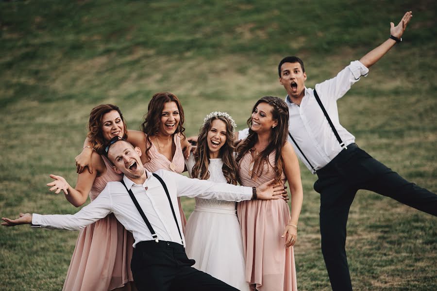 Fotógrafo de casamento Zsolt Sári (zsoltsari). Foto de 10 de março 2018