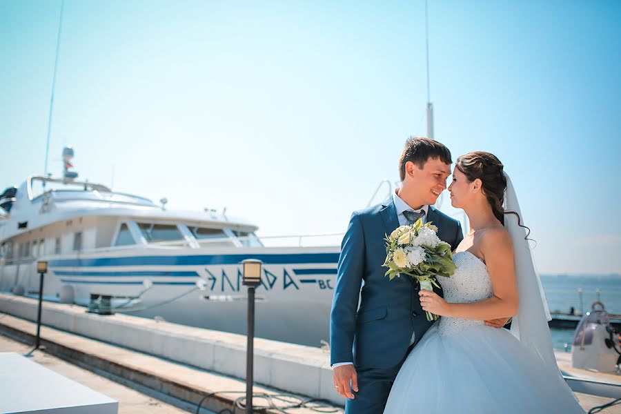 Wedding photographer Maksim Bykov (appolon14). Photo of 26 August 2015