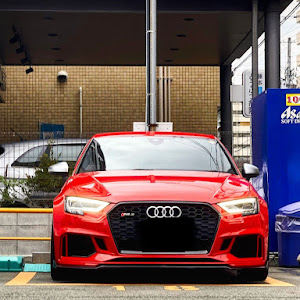 RS3 スポーツバック 8VDAZF