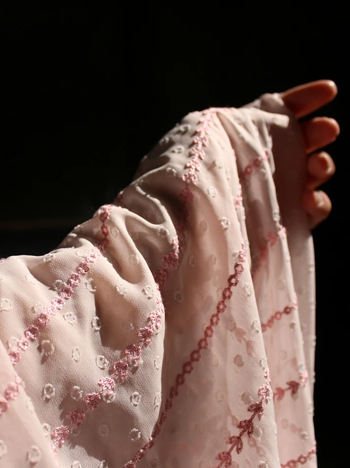 Suknia Hanfu z haftem kwiatowym, wysokiej klasy szyfon, elegancka odzież na specjalne okazje, tradycyjny krój, kobiecy i efektowny wygląd.
