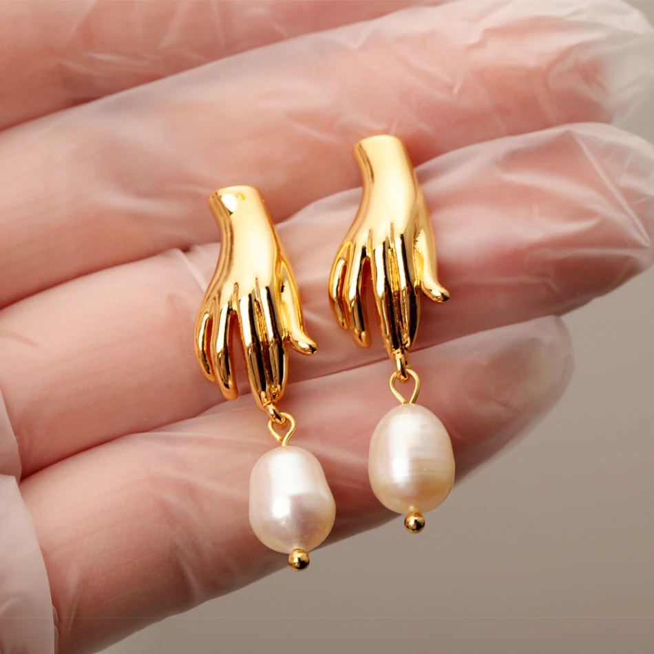 Boucles d'oreilles originales, cool et design spécial pour femmes, petites et faites à la main. Accessoire idéal pour un look unique.