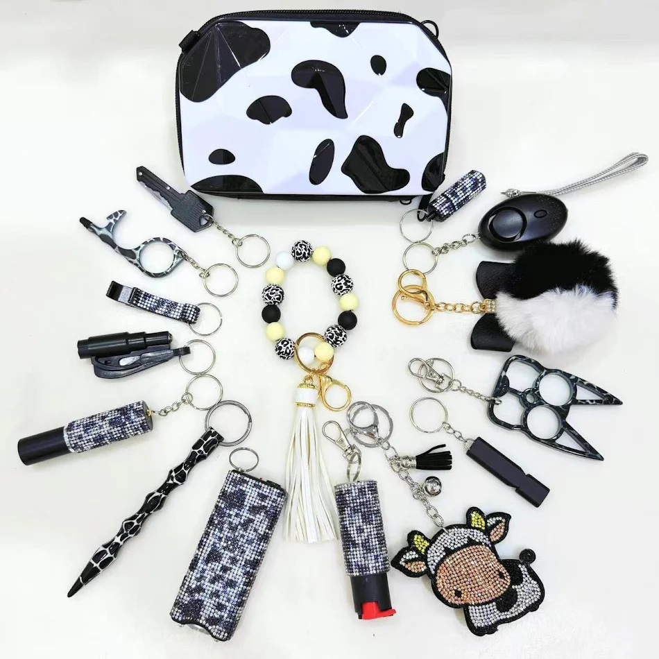 Ensemble de porte-clés vache noir et blanc. Accessoire adorable pour clés, sacs à dos et sacs. Cadeau parfait pour les amoureux des animaux et les amis.