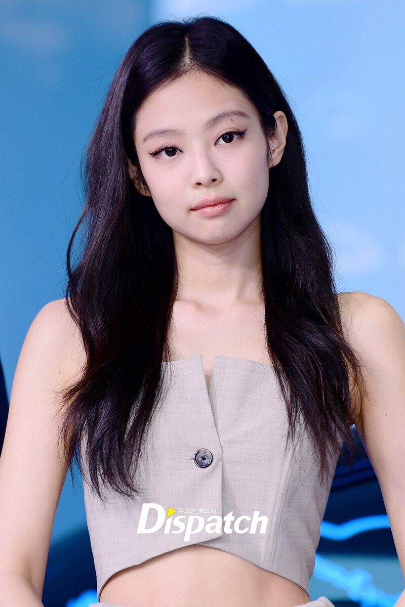 221012-BLACKPINK-JENNIE-JENNIE-x-PORSCHE-Documents-événementiels-1