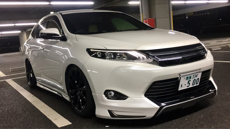ハリアーの洗車できず⤵︎・偏頭痛・ウチの猫・2018ベストショットに関するカスタム事例の投稿画像1枚目