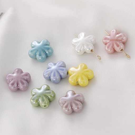 Title 5, Small Flower Cream Necklace, a charming accesso...