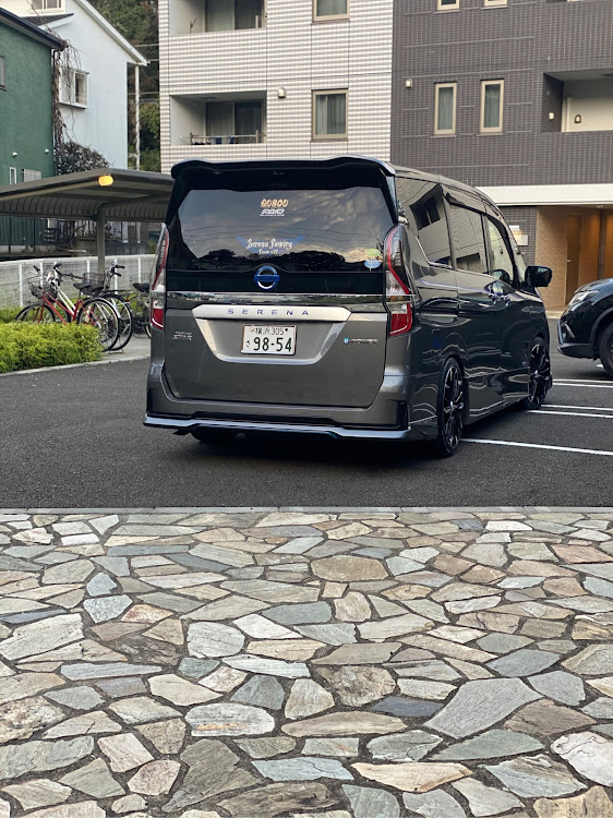 セレナのS.F.T.c27・チーム立ち上げ・ウィング撮影・チーム看板に関するカスタム事例の投稿画像1枚目