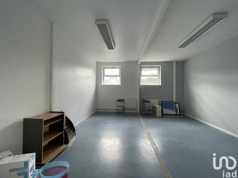 Location  locaux professionnels  30 m² à Saint-Jacques-de-la-Lande (35136), 670 €