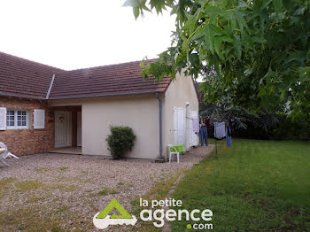 maison à La Guerche-sur-l'Aubois (18)