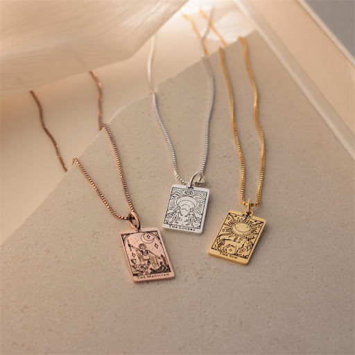 Title 6, Pendant with exquisite square tarot pattern nec...