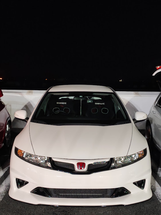 シビックタイプRのシビック・シビックタイプR・FN2・HONDA civic TYPEＲに関するカスタム事例の投稿画像1枚目