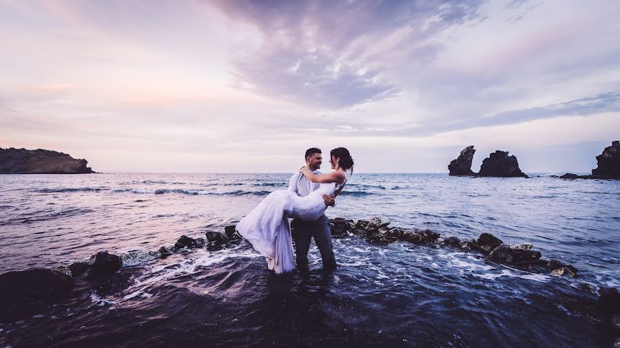 Fotografo di matrimoni Yoann Begue (studiograou). Foto del 14 settembre 2017