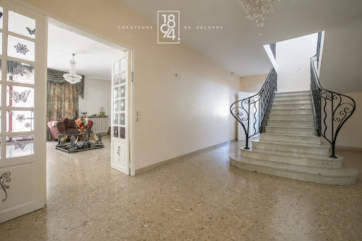 Villa with pool and terrace 3