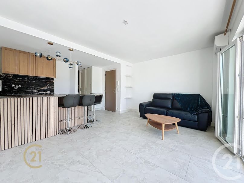 Location meublée appartement 3 pièces 47.51 m² à Juan les pins (06160), 1 540 €