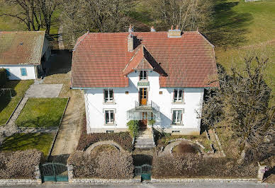 Maison avec terrasse 1