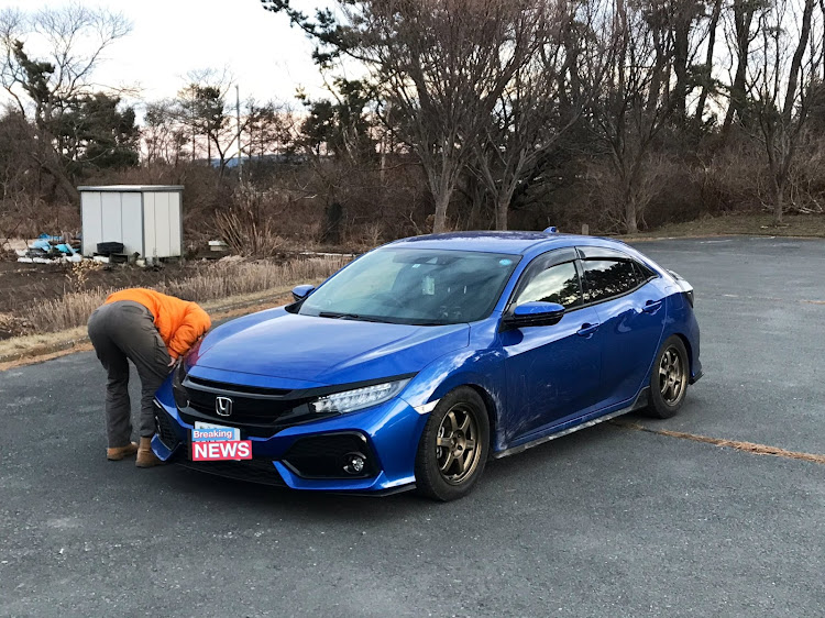 シビック(欧州HB)のレッドメモリー・車高調整・fk7・エムズガレージ・車高調 BLITZに関するカスタム事例の投稿画像3枚目